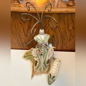 JEWELRY DISPLAY necklace holder with shoe-shaped ring holder